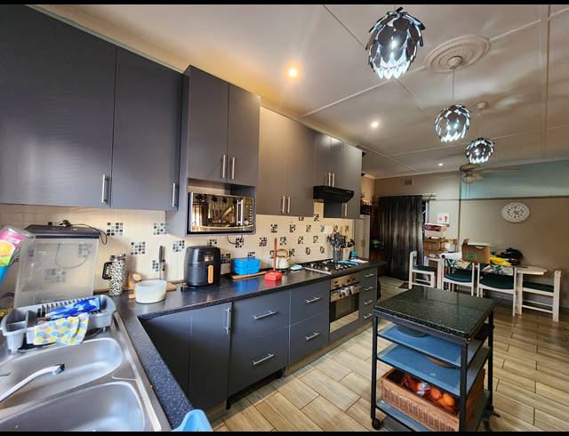 3 BEDROOM FREESTANDING FOR SALE IN GREENDALE